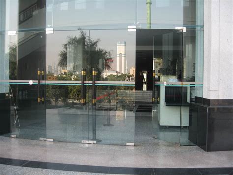 防晒玻璃-夹胶淋浴房-极简门系统-low-e玻璃价格-门窗玻璃哪种好-大连经济技术开发区艺海玻璃有限公司