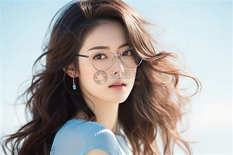 甜美女生戴眼镜头像闺蜜