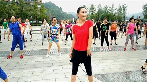 广场舞《想西藏》真的是超级喜欢，适合中老年的舞蹈_凤凰网视频_凤凰网