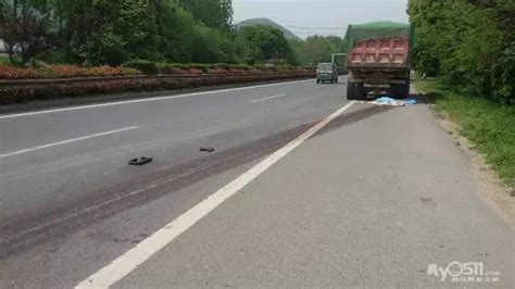 广东揭西县发生严重交通事故 目击者：数人被撞倒地不起_手机新浪网
