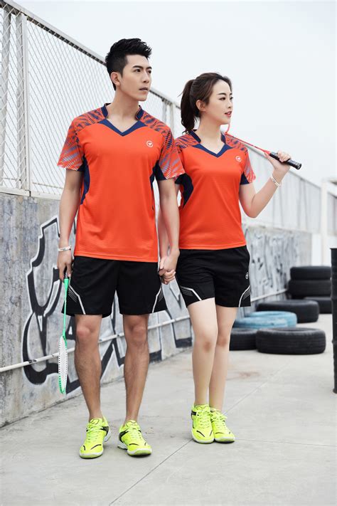2020新款羽毛球服短袖上衣男女款速干乒乓球运动服装定制印字-阿里巴巴