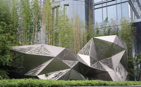 铝合金犀牛雕塑——感受工业与自然的碰撞！ - 普象网