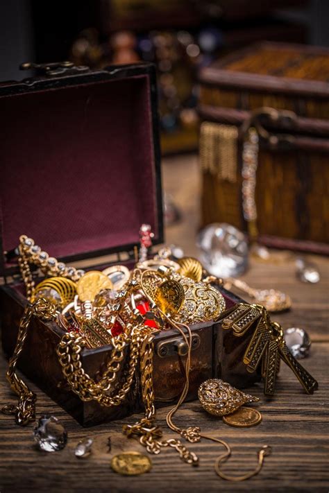 珍贵的珠宝藏品高清图片下载-正版图片600152677-摄图网
