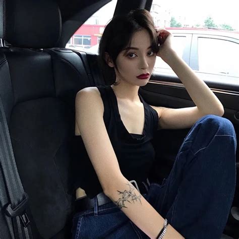 温柔的女生头像侧面