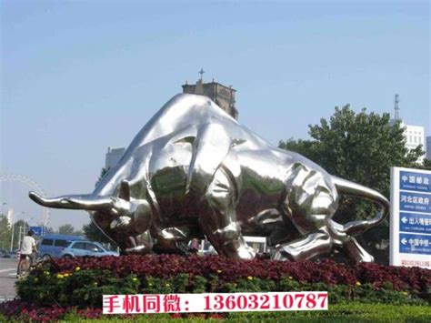 玻璃钢牛雕塑价格一般是多少钱？-上海培艺环境工程有限公司
