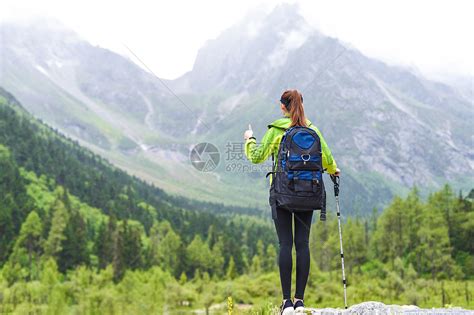 爬山图片女生温柔头像