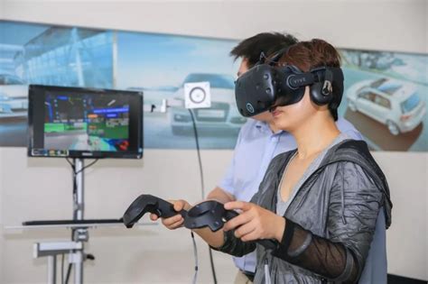 AR/VR丰富驾乘体验，车载娱乐能进入沉浸式导航时代吗？ VRPinea