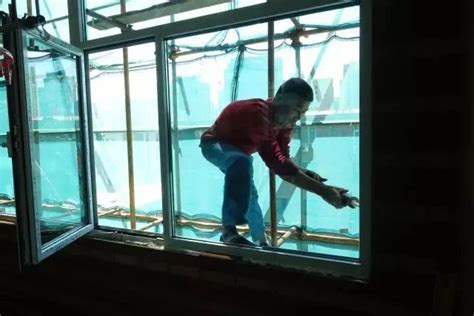 北京市回收旧门窗（***拆除门窗）二手门窗大量回收