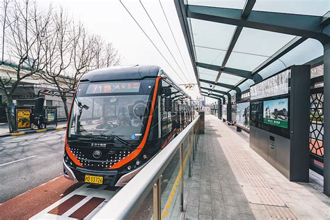 上海71路即将“上新”，15辆12米新车将服务于西延伸线_凤凰网视频_凤凰网
