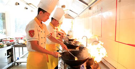 新东方厨师学校学厨师学费要多少_学厨师_陕西新东方烹饪学校
