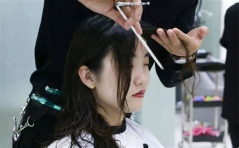 美发师入门必学：各种剪发技巧_头发