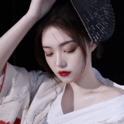 御姐冷艳古风的头像女生