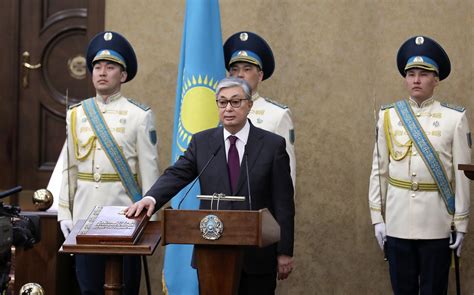 哈萨克斯坦新总统托卡耶夫宣誓就职