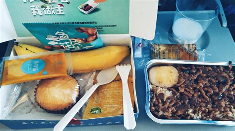 厦门航空将精致餐饮搬上万米高空，让飞机餐成为旅途的期待|界面新闻 · 旅行