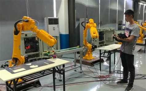 犀灵机器人就业明星_机器人应用前景_机器人工程师待遇_全国工业机器人工程师工资