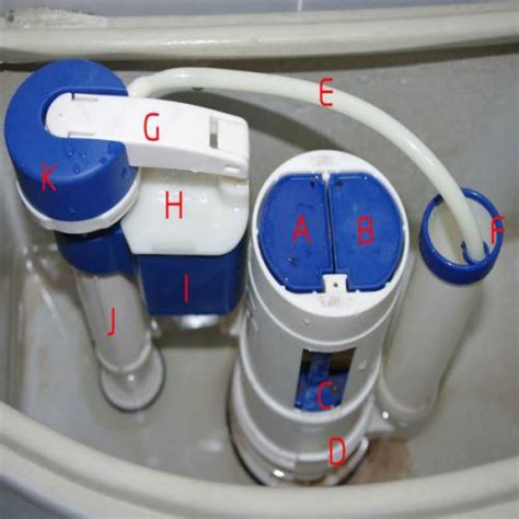 马桶水箱配件及水位调节