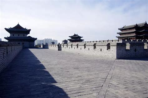 2024广州古城墙游玩攻略,新树与古迹融为一体，成为一...【去哪儿攻略】