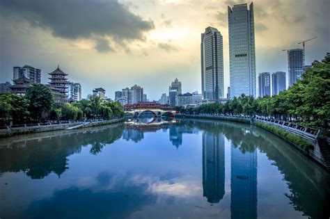 【光明日报客户端】贯彻城乡融合理念，以“五个新城”建设 带动上海乡村振兴