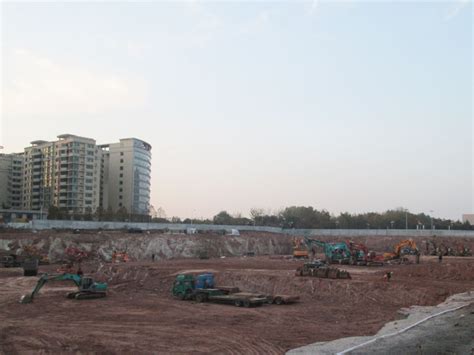 莱芜茂业中心项目土石方开挖及外运工程_山东安达爆破工程有限公司