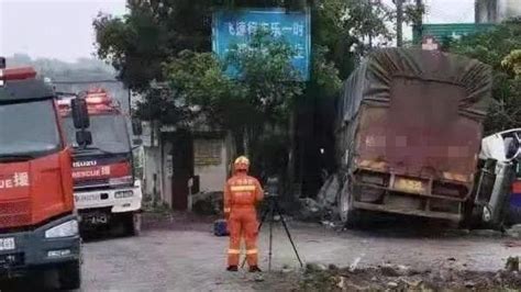 广西河池一货车失控致6死3伤，警方通报_凤凰网