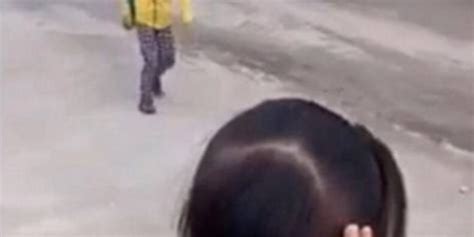 现场视频曝光：黄冈女生排队被老师打手掌、扇耳光_腾讯视频