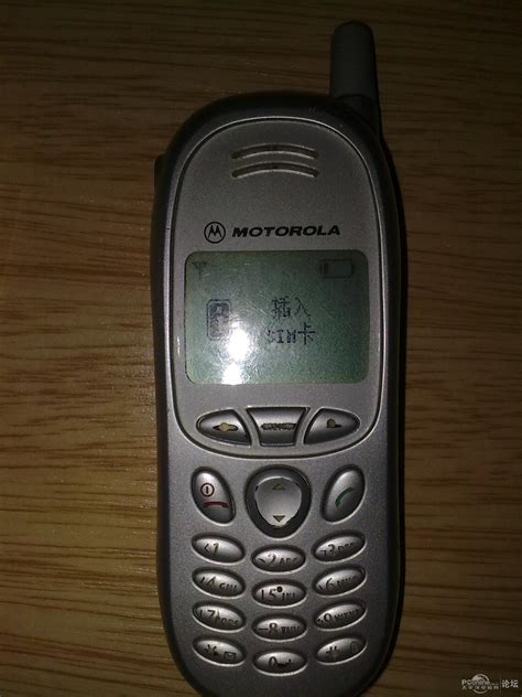 摩托罗拉MOTMO历史手机机型大全（摩托罗拉经典老款手机图片）