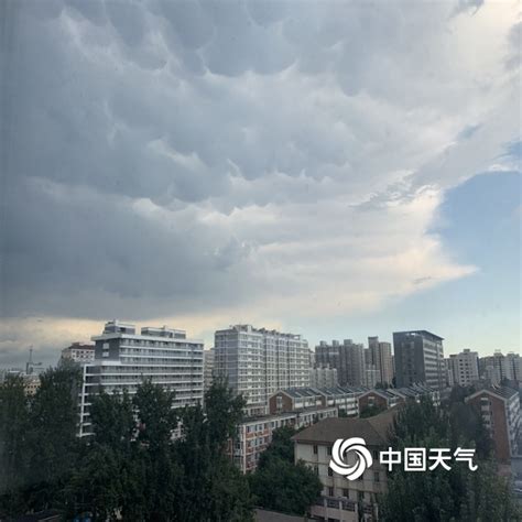 魔幻天空！北京雷雨来袭天空波云诡谲如电影大片-图片-中国天气网