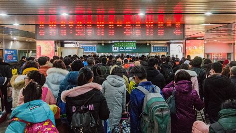 春运期间北京西站拥挤的客流图片素材_免费下载_jpg图片格式_VRF高清图片500246627_摄图网