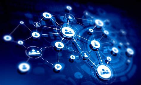 从电脑到手机,互联网发展改变了我们的生活