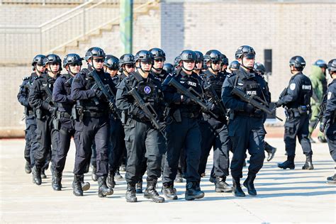 成都特警黑豹突击队亮相世界警察和消防员运动会