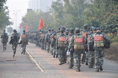 壮观！驻香港部队举行海空联合巡逻行动_军事_中国网