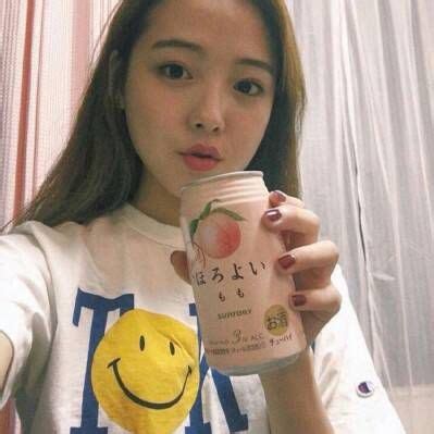 甜美女生头像吃货可爱