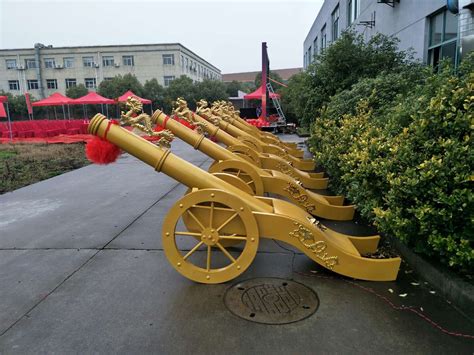 专为奥运研制生产的14门08式迎宾礼炮亮相(图)-搜狐新闻