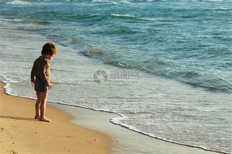 海滩小孩海洋jpg格式图片下载_熊猫办公