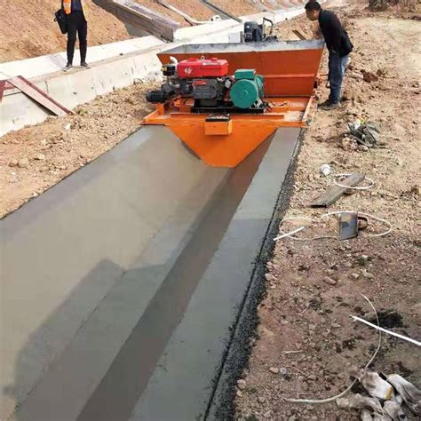 中国电建市政建设集团有限公司 工程动态 东明石化产业园PPP项目二干渠渠道衬砌完成