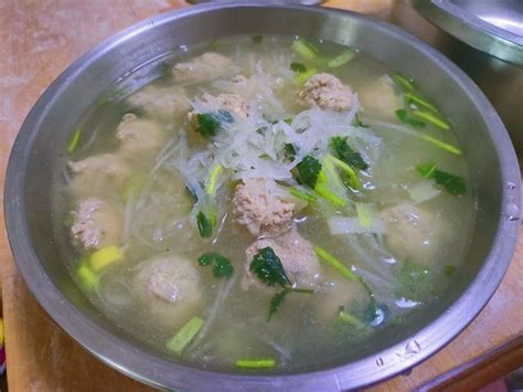 【萝卜丝丸子汤的做法步骤图，怎么做好吃】老刘的美食物语_下厨房