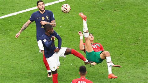 世界杯半决赛：差点十佳球！摩洛哥倒挂金钩直逼死角可惜被门将扑出