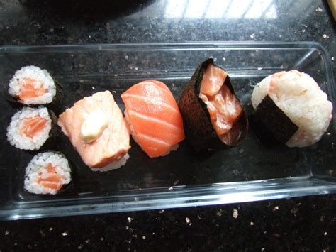 【超快手三文鱼寿司的做法步骤图，怎么做好吃】CarolTse_下厨房