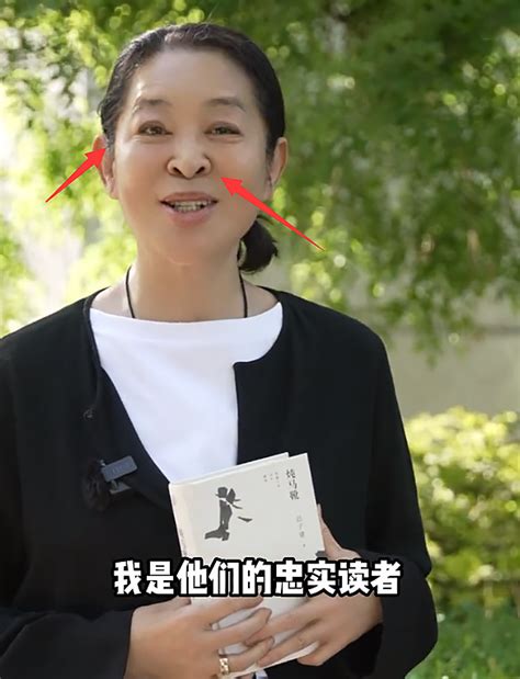 倪萍暴瘦后体重反弹，鼻孔外翻被质疑整容，满脸褶子衰老不少__财经头条