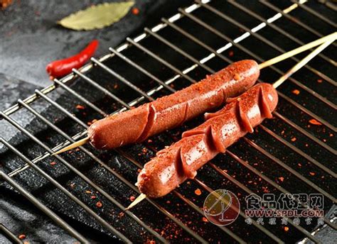【自制淀粉肠和肉肠的做法步骤图，怎么做好吃】爱吃肉肉的西梅_下厨房