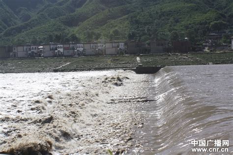 航拍山西乌马河洪水决堤现场：多个村庄被淹，上万人连夜转移