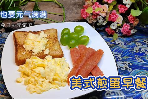 家庭,饮食人的快乐的父亲女儿家里吃早餐幸福的家庭家里喝果汁早餐高清图片下载-正版图片300116704-摄图网