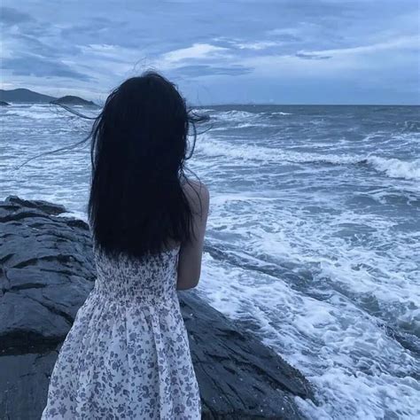 女生背影头像温柔成熟