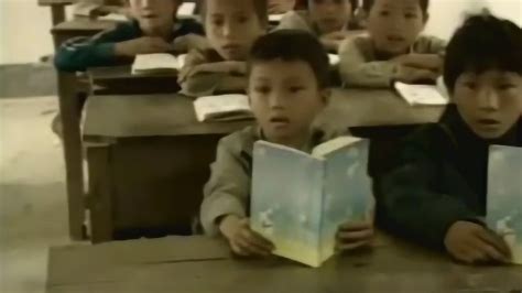 珍贵视频，八十年代小学生 上学 上课 放学后三段真实影像！_腾讯视频