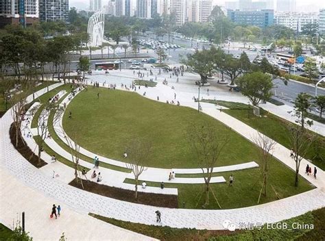 “宝安之眼”：重塑空间，激发城市活力 : 设计采用了宝安之眼的概念，用一个“环”将被道路分割成为四个街角绿地的地块视觉上成为一个整体，运用波浪 ...