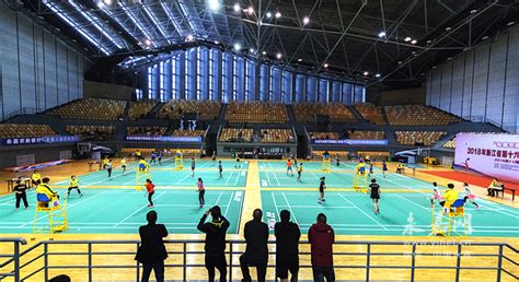 威海市体育局 群众体育 荣成举办职工乒羽比赛