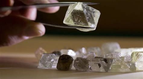 『珠宝』全球一周：Rio Tinto Diavik 钻石矿达成1亿克拉里程碑，Lucapa 总重1862ct Lulo 钻石以210万美元售出 ...