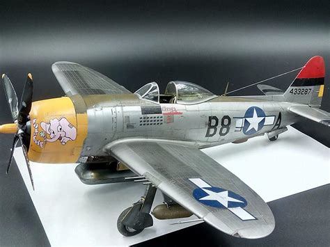 Easy Built Models Republic P-47 Thunderbolt Razor 28