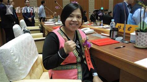台湾政坛最强女议员 产后5小时直奔议会就职_看现场_看看新闻