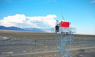 新疆昌吉：巡查边境山区戈壁-人民图片网